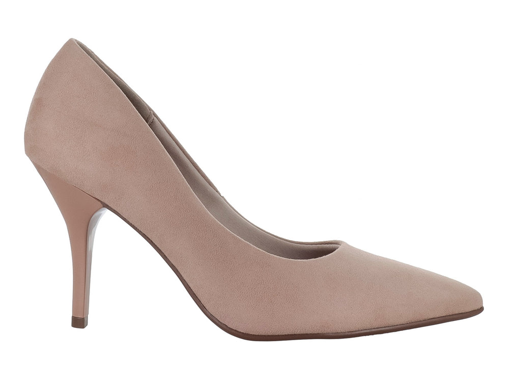 Zapato de tacón alto para mujer en color nude con acabado en camurca mate y punta redondeada.