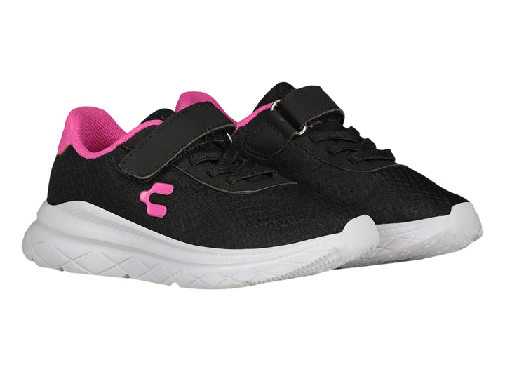Tenis deportivos Charly color negro con detalles en fucsia y suela blanca.