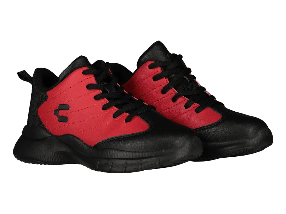 Tenis de baloncesto marca Charly en colores rojo y negro con suela robusta.