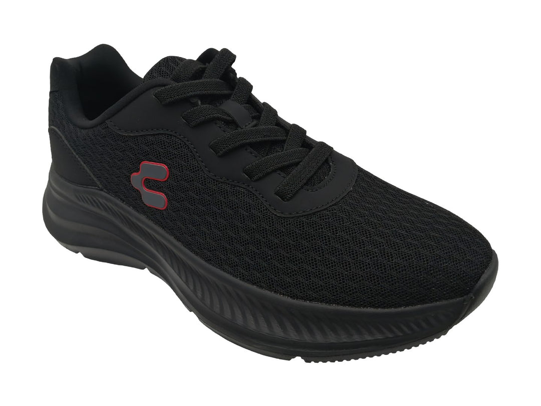 Tenis deportivos color negro de la marca Charly con suela negra y logotipo rojo.