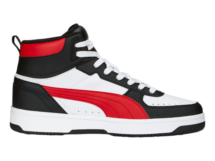 Tenis PUMA de corte alto en colores blanco, negro y rojo con suela blanca.