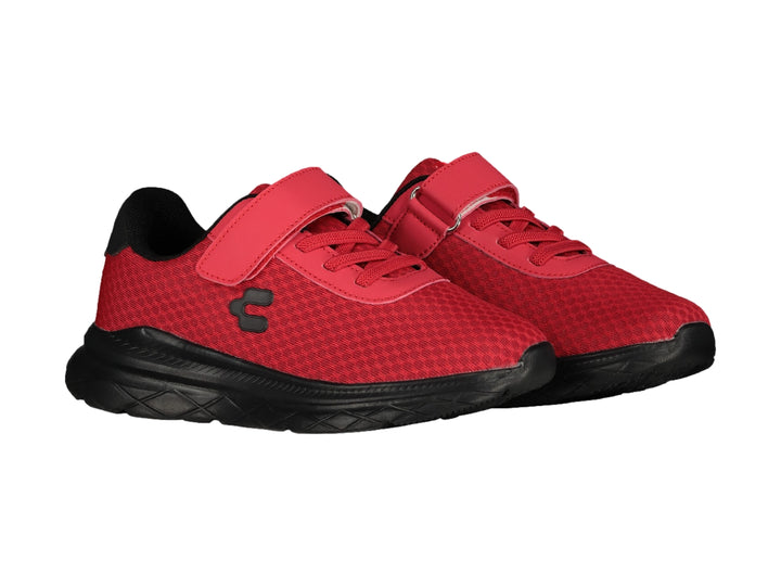 Tenis deportivos Charly para niño en color rojo con suela y detalles en negro, cierre de correa con velcro.