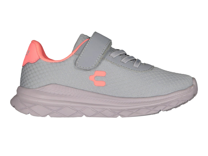 Tenis deportivos Charly color gris con detalles en coral y cierre de velcro.