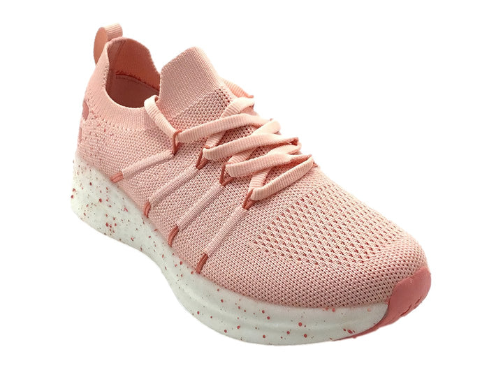 Tenis deportivos color rosa con suela blanca moteada y parte superior de tejido transpirable.