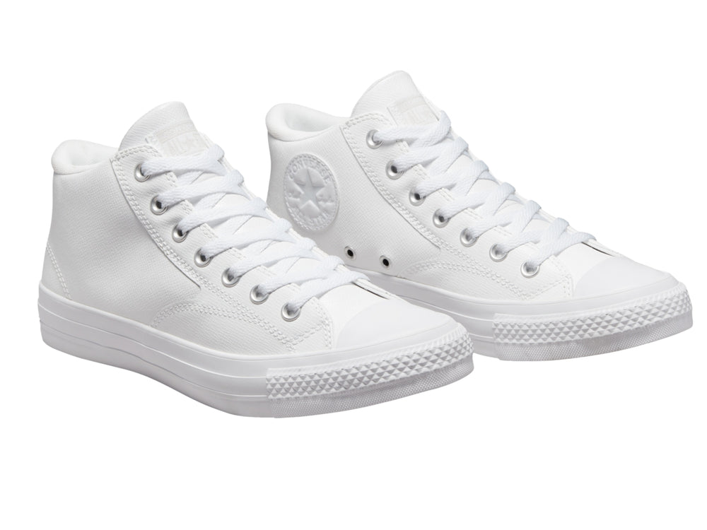 Tenis Converse Chuck Taylor All Star Malden Street Mid en color blanco total, vista lateral.