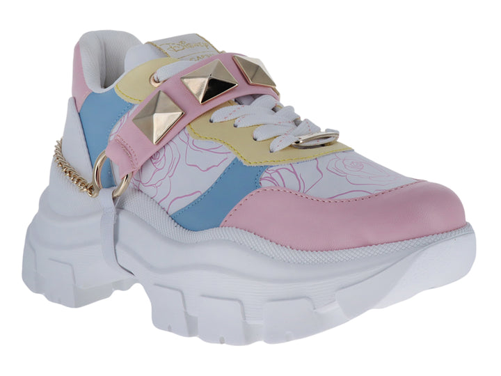 Tenis plataforma multicolor con suela blanca gruesa y detalles metálicos dorados.