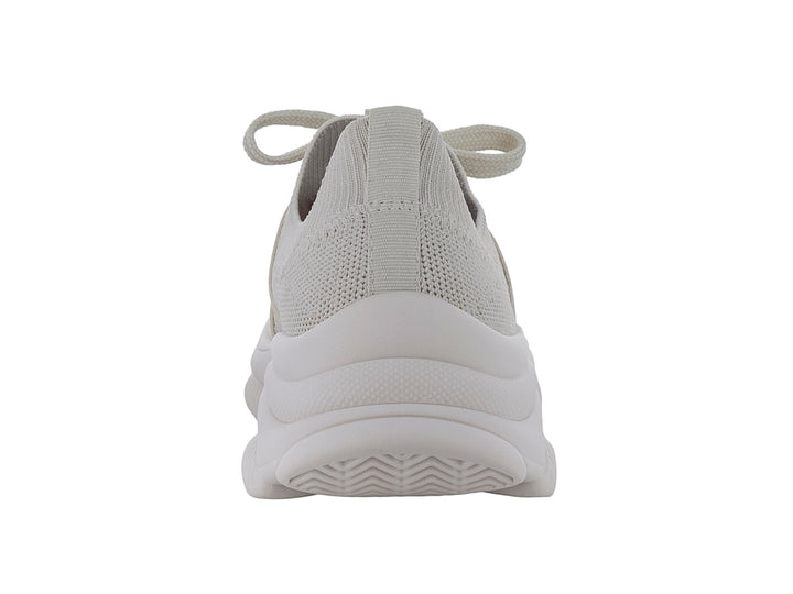 Tenis Beira Rio color blanco off con tejido transpirable y suela ancha deportiva.
