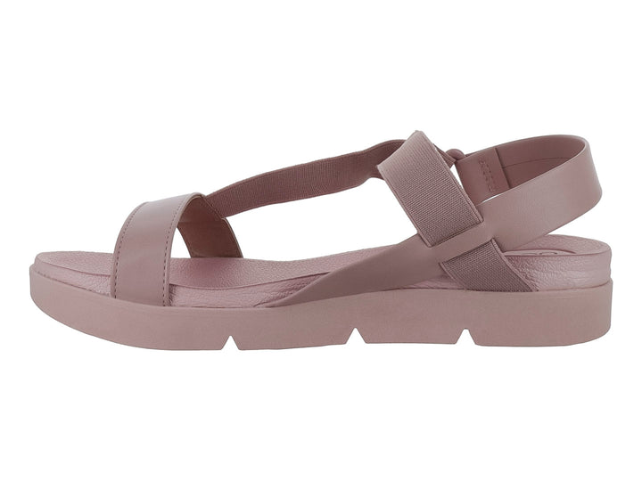 Sandalia de plataforma color rosa con correas elásticas y sintéticas, diseño casual y cómodo.