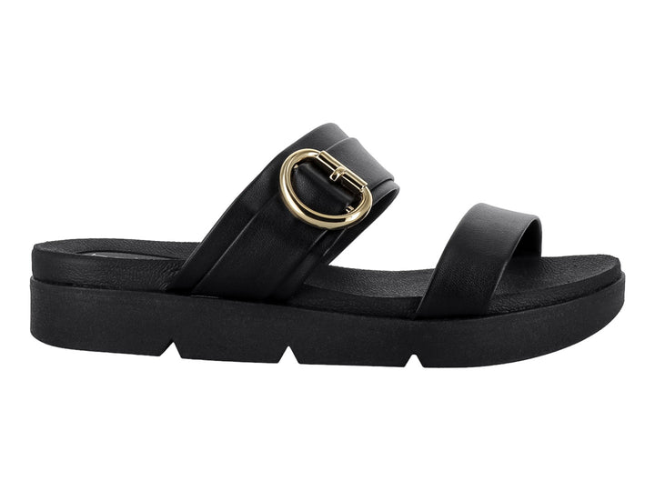 Sandalia negra de plataforma con hebilla dorada y diseño casual.