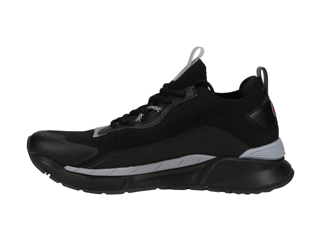Tenis deportivos Champion en color negro con detalles en gris y logotipo blanco lateral.