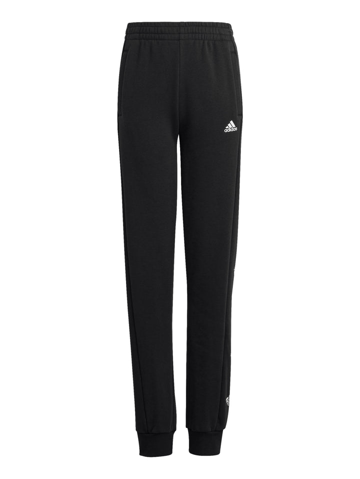 Pantalones deportivos Adidas color negro con detalles de marca en blanco y puños elásticos en los tobillos.