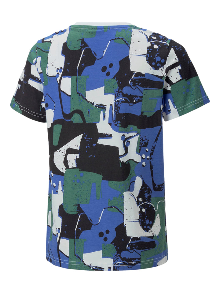 Camiseta PUMA de manga corta con estampado multicolor estilo street art en azul, verde, blanco y negro.