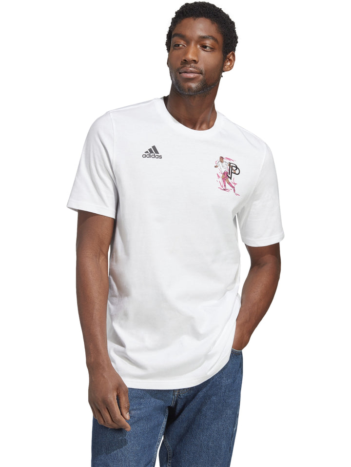 Hombre vistiendo una camiseta blanca de manga corta Adidas con un gráfico rosa en el pecho.