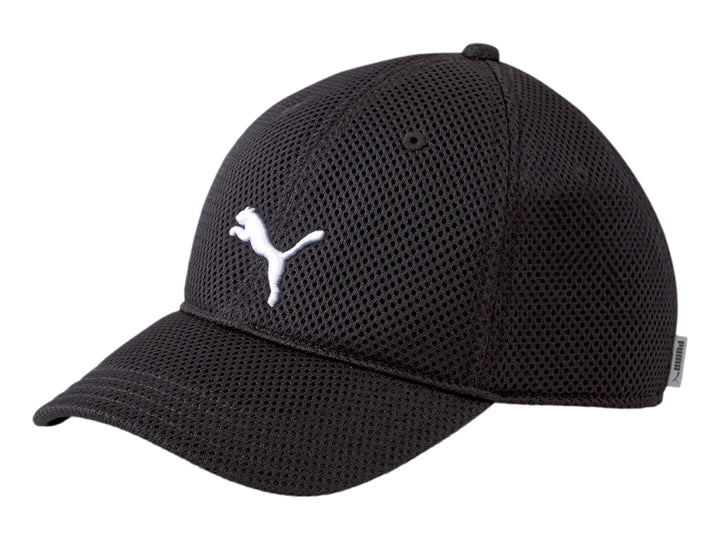 Gorra deportiva PUMA de malla transpirable en color negro con logotipo blanco frontal.