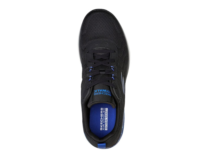 Tenis deportivos Skechers color negro con suela blanca y cámara de aire azul.