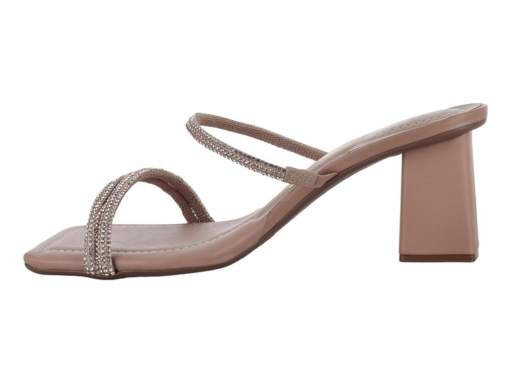 Sandalia Vizzano color nude con tacón cuadrado y tiras decoradas con strass brillantes.