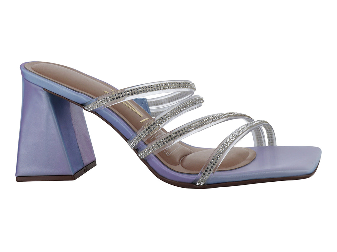 Sandalia Vizzano azul iridiscente con tacón cuadrado y tiras transparentes decoradas con cristales.