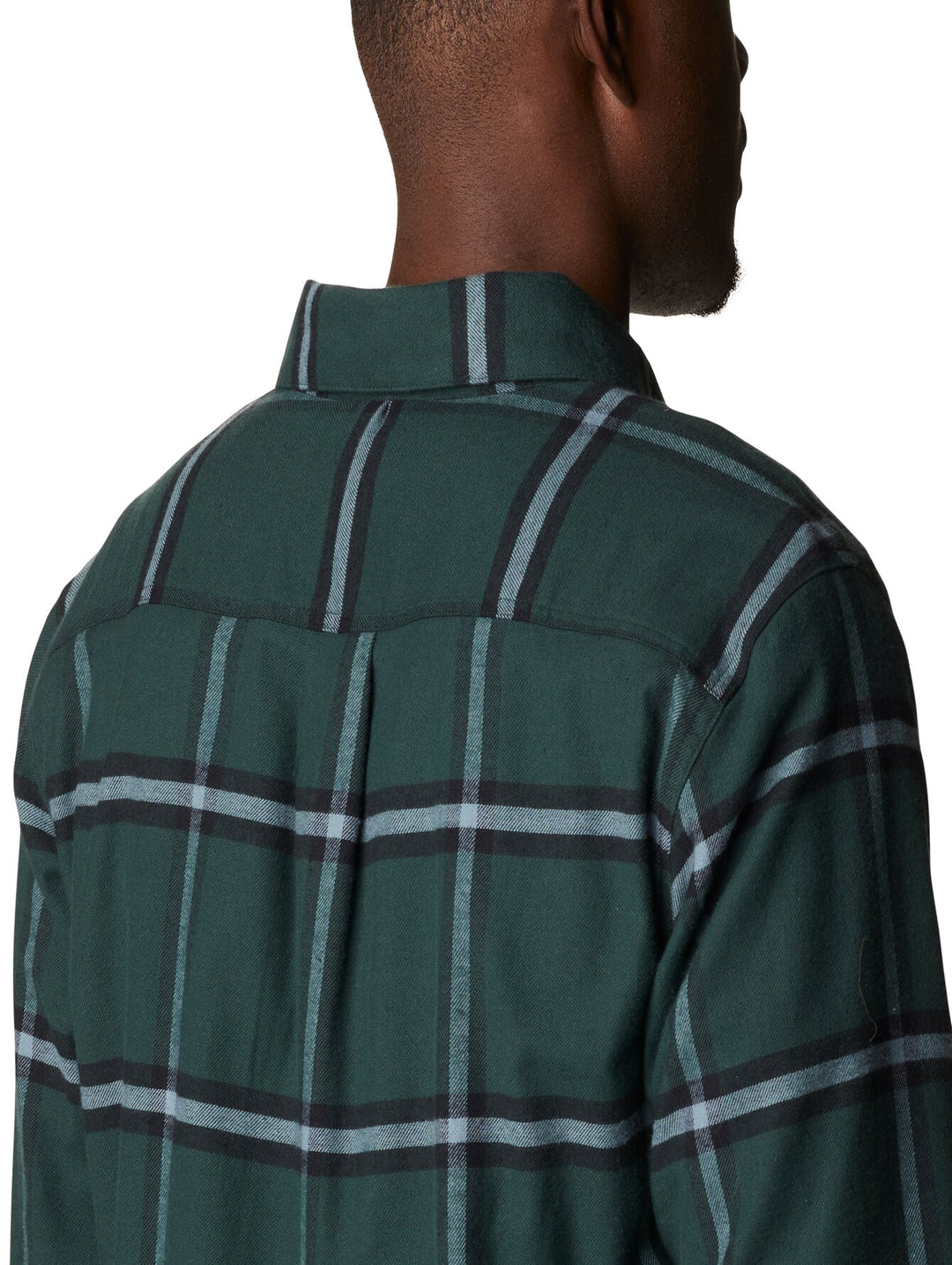 Camisa de franela Columbia color verde oscuro con patrón de cuadros y manga larga.