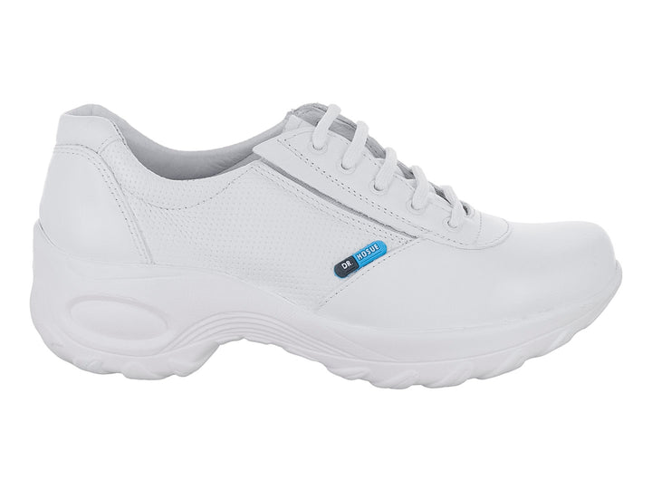 Zapato plano color blanco de la marca Dr Hosue con agujetas y suela robusta sobre fondo blanco.