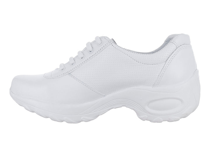 Zapato plano color blanco de la marca Dr Hosue con agujetas y suela robusta sobre fondo blanco.