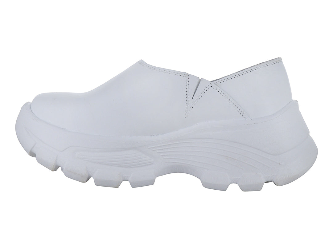 Zapatos planos tipo zueco color blanco con suela gruesa y diseño ergonómico de la marca DR HOSUE.