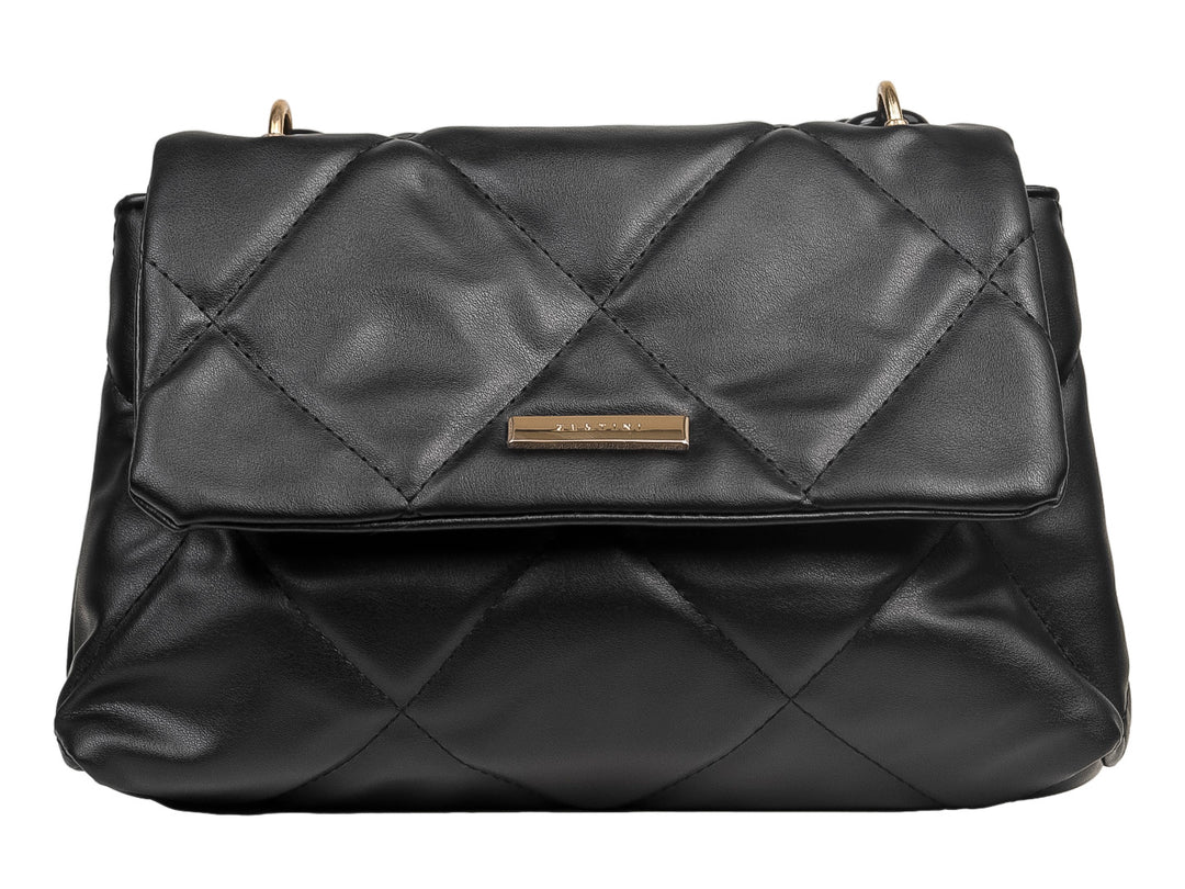 Bolso negro de material sintético con diseño acolchado en forma de rombos y detalle metálico dorado al frente.