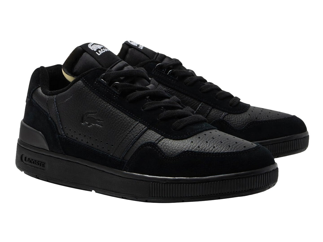 Tenis Lacoste T-Clip color negro con texturas de cuero y gamuza.