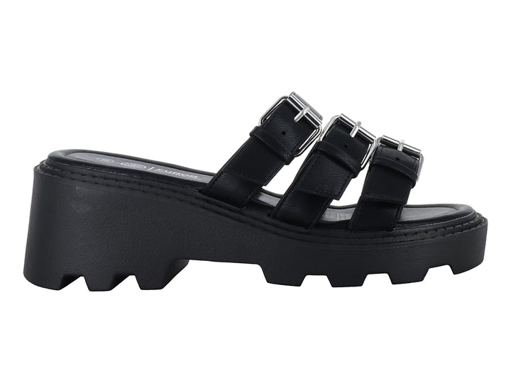 Sandalias negras de plataforma con tres correas y hebillas plateadas.