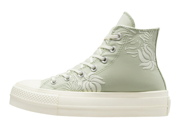 Tenis Converse Chuck Taylor All Star Lift Hi en color verde Summit Sage con plataforma blanca y detalles florales.