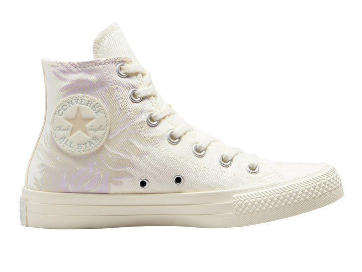 Tenis Converse Chuck Taylor All Star de bota alta color blanco hueso con patrones en morado claro.