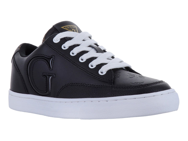 Tenis Guess color negro con suela y agujetas blancas.