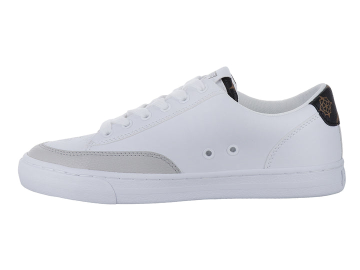 Tenis blancos Guess con detalles en gris y logotipo G negro en el lateral.
