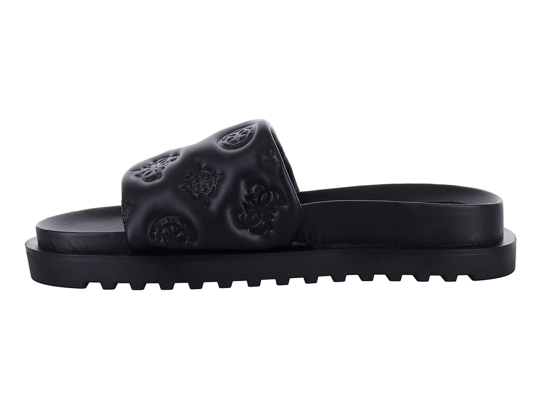 Sandalia negra GUESS con correa grabada y suela de plataforma dentada.
