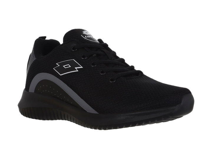 Tenis deportivos Lotto color negro con detalle lateral gris y suela negra.