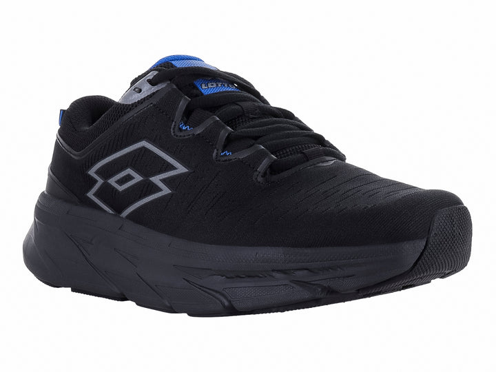 Tenis deportivos Lotto color negro mono con detalles en azul y suela robusta.