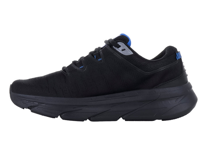 Tenis deportivos Lotto color negro mono con detalles en azul y suela robusta.