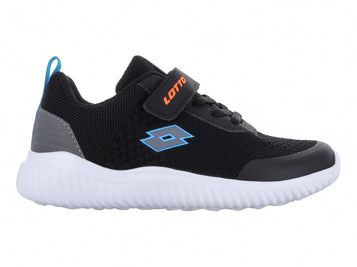 Tenis deportivos Lotto color negro con suela blanca y detalles en azul.