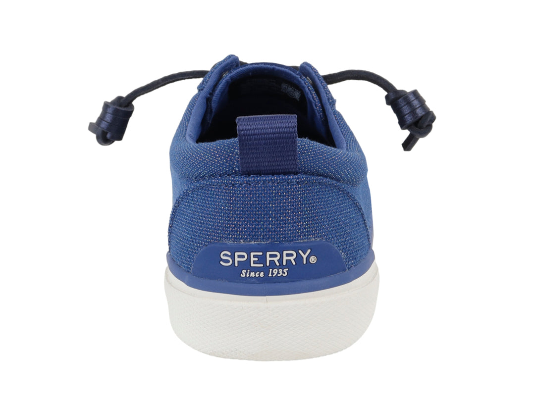 Zapato casual Sperry color azul marino con suela blanca y cordones.
