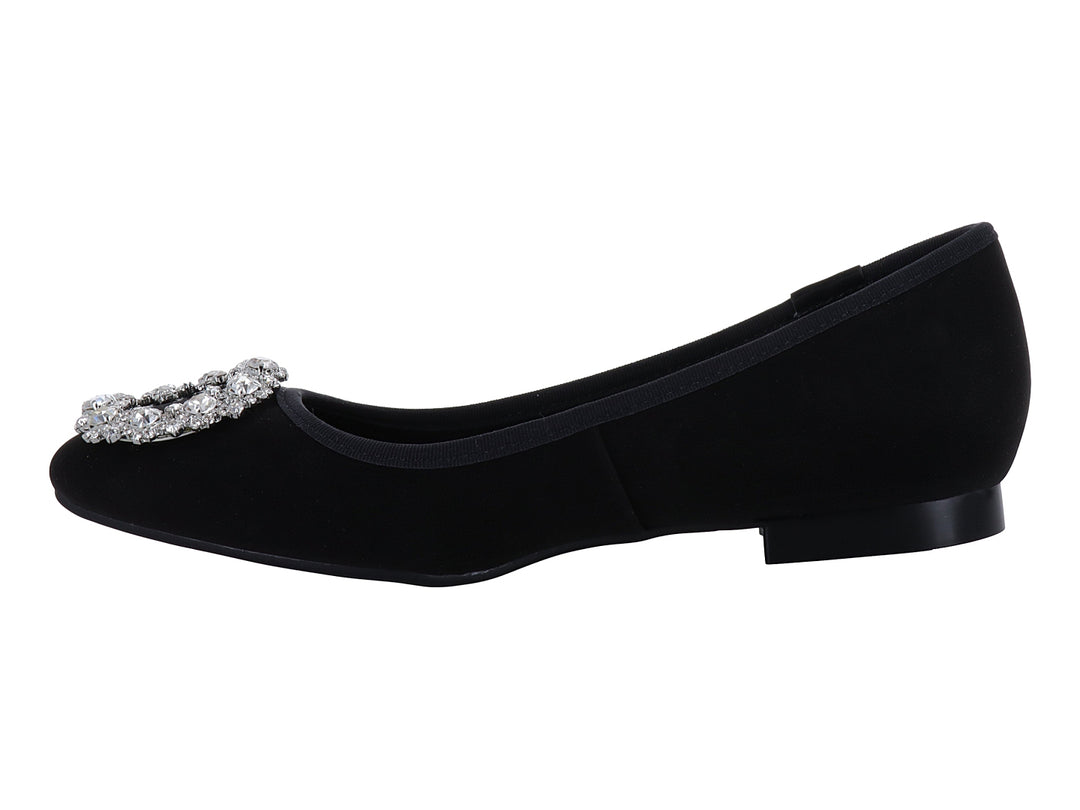 Zapato plano negro de terciopelo con un broche circular de cristales brillantes en la punta.
