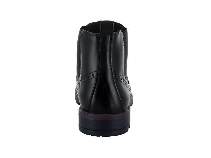 Bota Mariscal de cuero negro estilo Chelsea con suela track en color morado oscuro y detalles perforados.