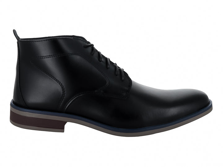 Botín negro de cuero con cordones y suela en tonos marrón y azul.