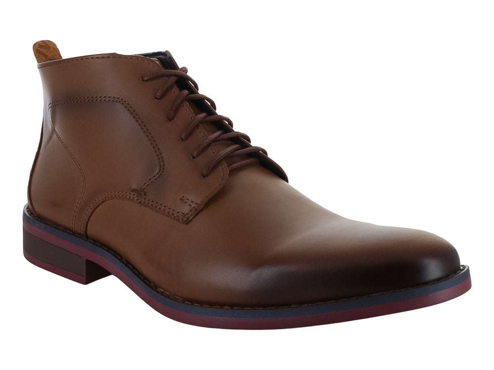 Botas Mariscal color maple de cuero liso con agujetas y suela en tono guinda para hombre.