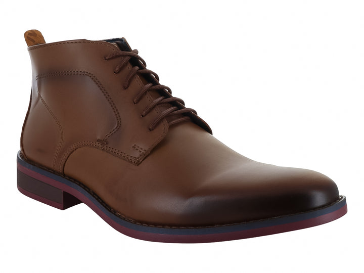 Botas Mariscal color maple de cuero liso con agujetas y suela en tono guinda para hombre.