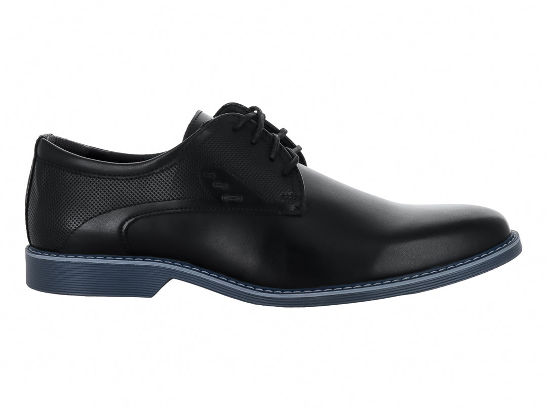 Zapato formal negro para hombre con agujetas y suela azul marino.