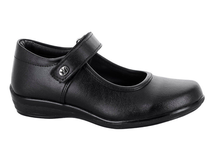 Zapato escolar negro para niño o niña con correa y acabado sintético.