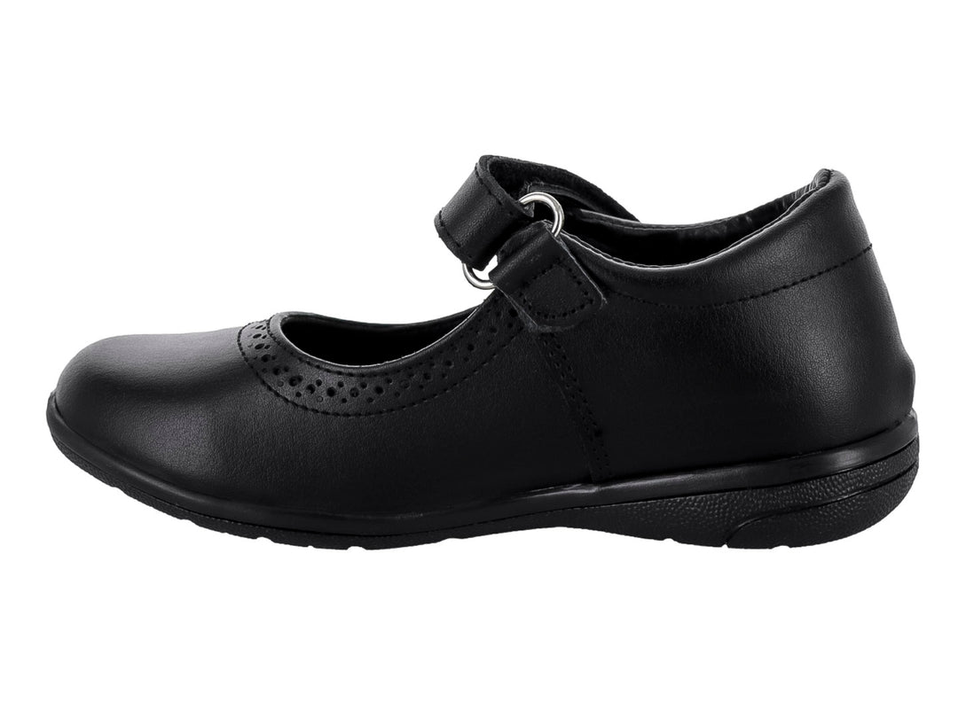 Zapato negro para niña estilo Mary Jane con correa de velcro y detalles perforados en el empeine.