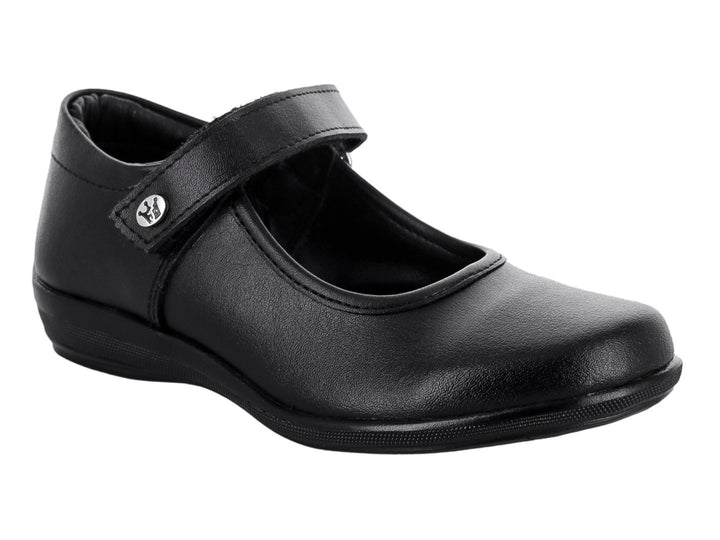Zapato escolar negro para niño o niña con cierre de correa y suela cómoda.