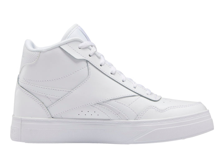Tenis deportivos Reebok color blanco total con suela plana y cordones, vista lateral.