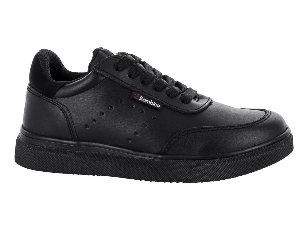 Zapato casual negro para niño de la marca Teen Bambino con agujetas y suela negra.