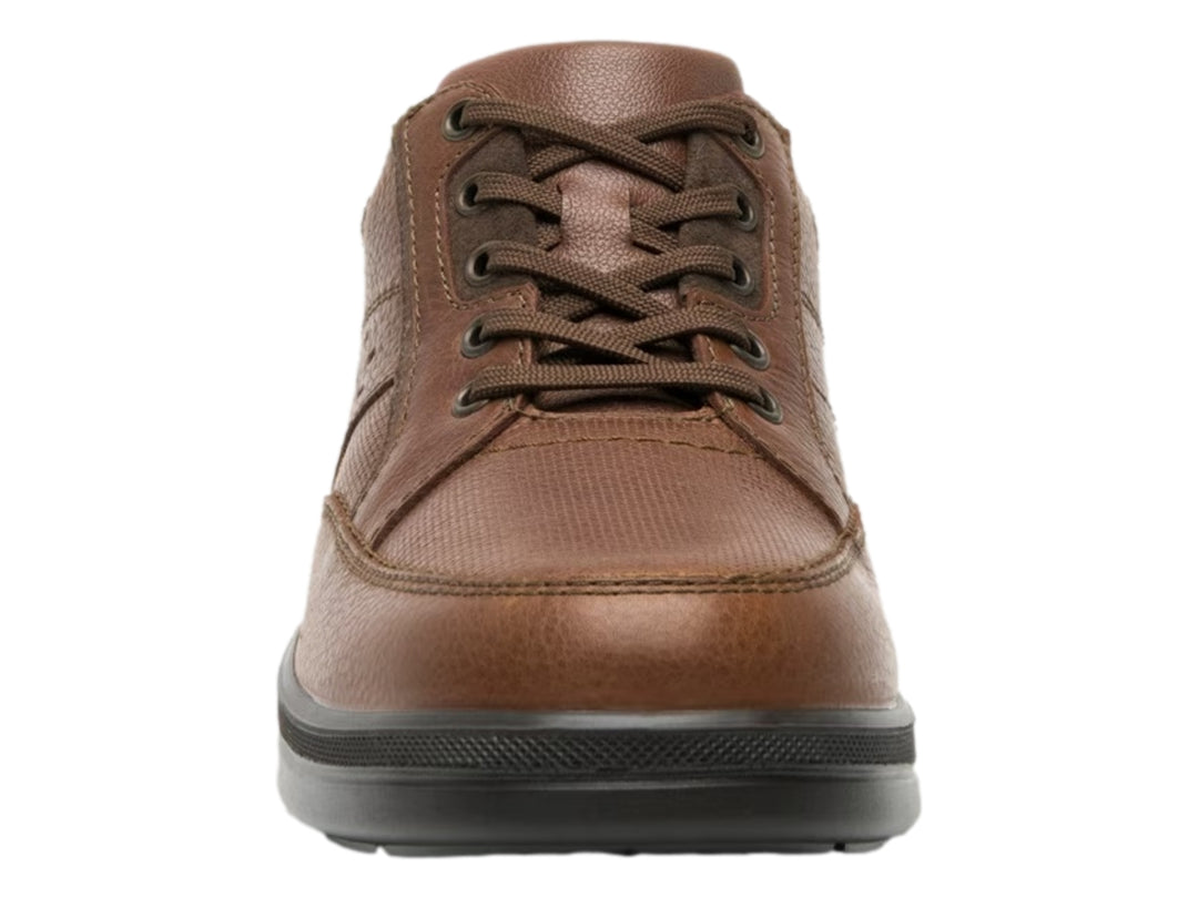 Zapato casual de cuero color marrón brandy con suela negra y cordones.